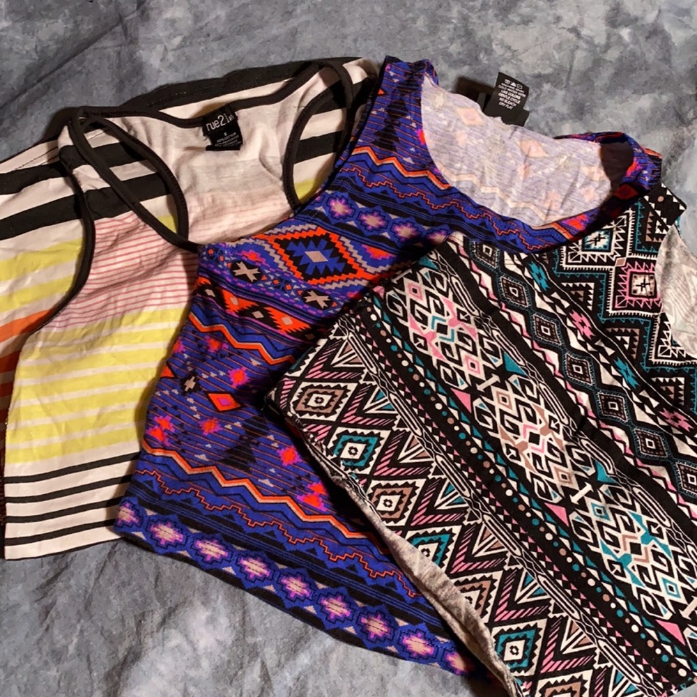💚 3 for $15 💚 - 3 Tops 1 Rue21 Tank Top and 2 Crop Tops size Small and Med